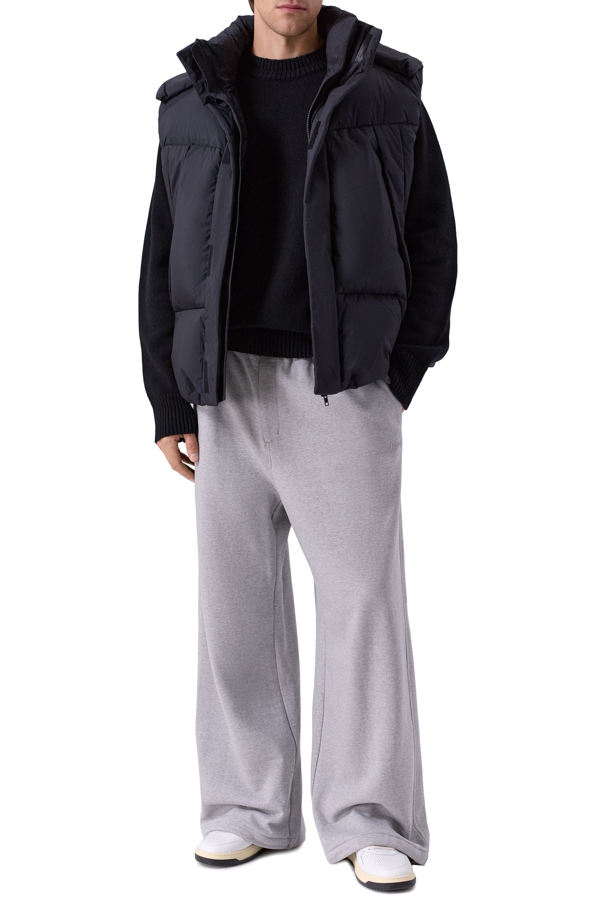 Пуховый жилет JUUN.J черного цвета по цене 170500 руб., арт. JC5X39P77, фото 2 Пуховый жилет JUUN.J, арт. JC5X39P77, фото 2