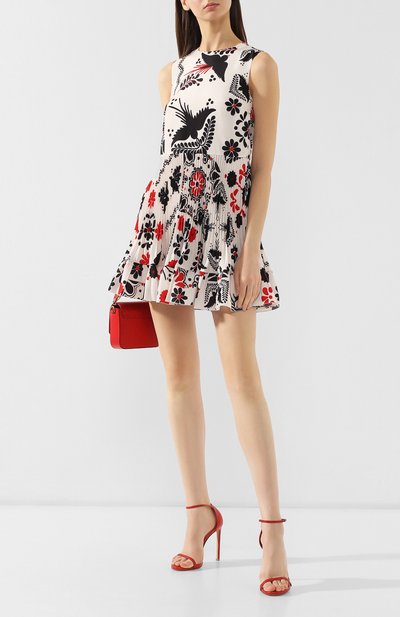 Платье с принтом REDVALENTINO белого цвета по цене 56500 руб., арт. RR0VAE00/PZL, фото 2 Платье с принтом REDVALENTINO, арт. RR0VAE00/PZL, фото 2