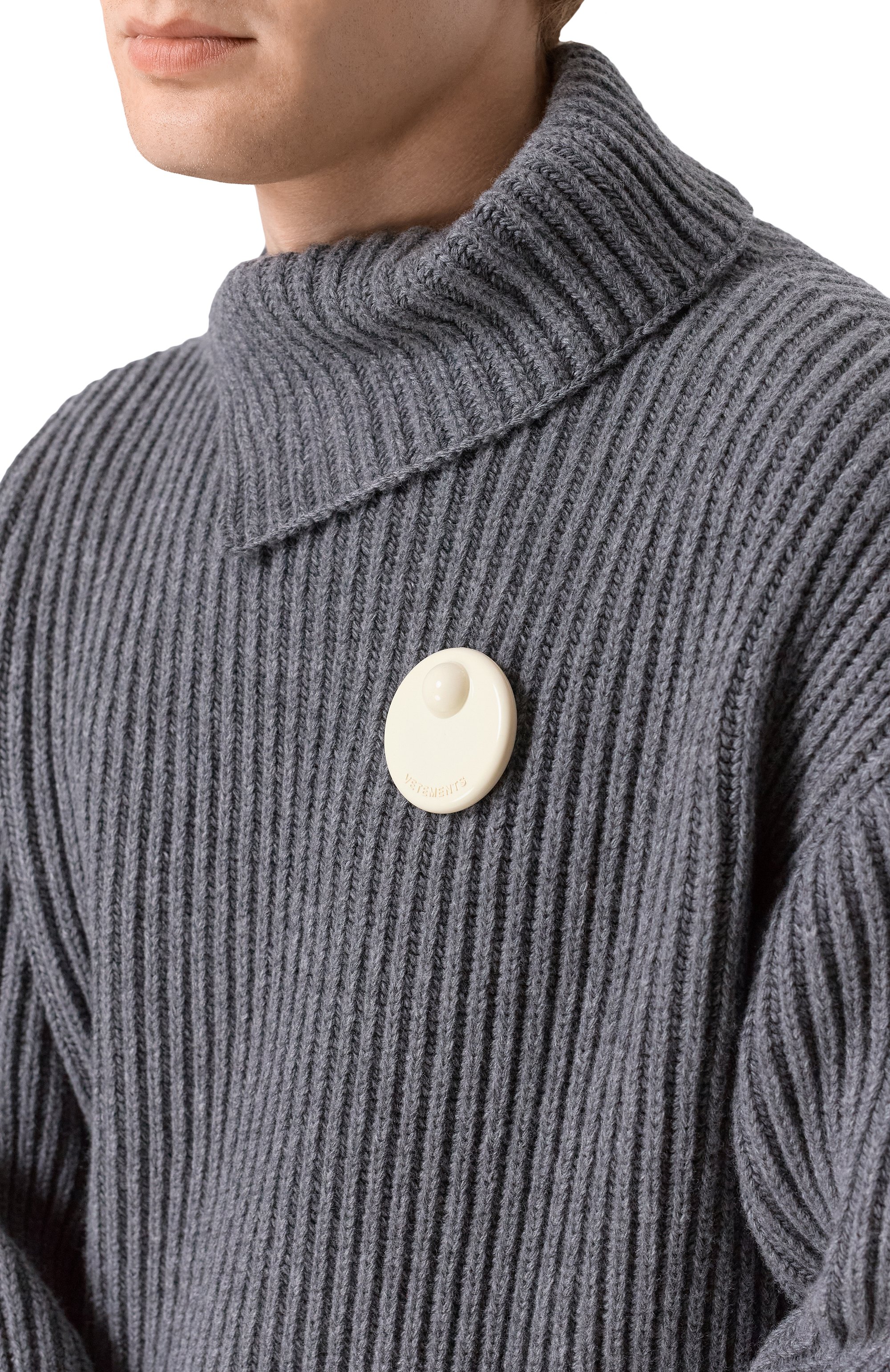 Брошь VETEMENTS, арт. UH76ST300W, фото 2