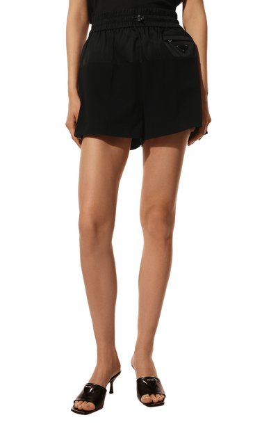 Шорты PRADA черного цвета по цене 78000 руб., арт. 132353-1YYA-F0806-212, фото 3 Шорты PRADA, арт. 132353-1YYA-F0806-212, фото 3