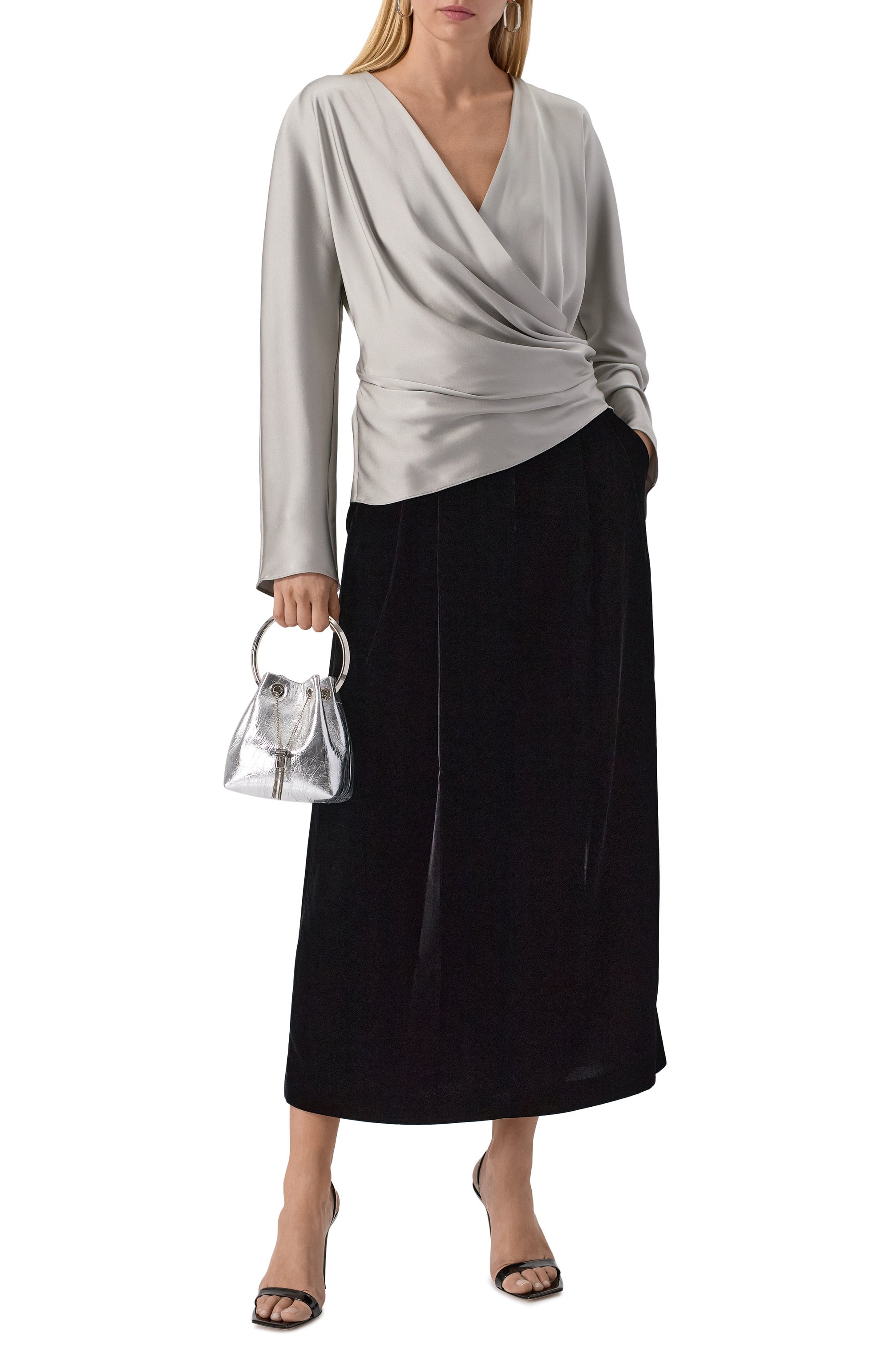 Бархатная юбка GIORGIO ARMANI черного цвета по цене 272500 руб., арт. GW001893/TE10831, фото 2 Бархатная юбка GIORGIO ARMANI, арт. GW001893/TE10831, фото 2