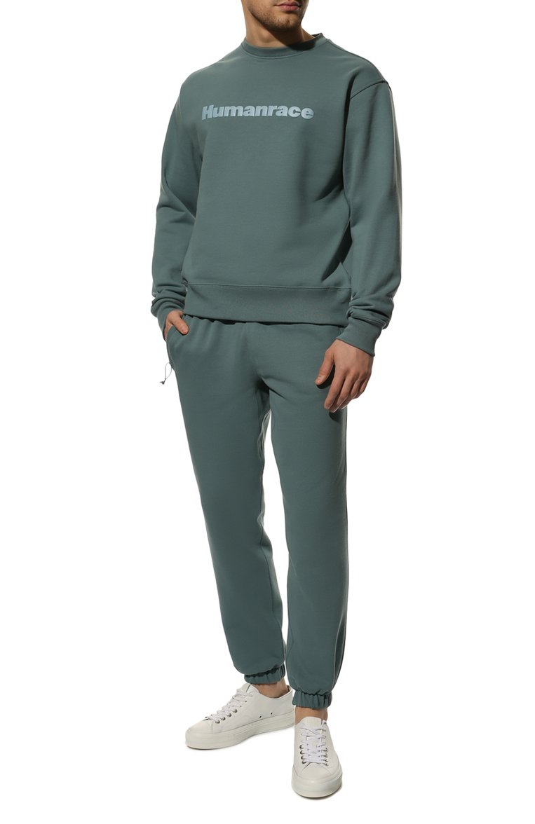 Мужские хлопковые джоггеры adidas originals x pharrell williams ADIDAS ORIGINALS зеленого цвета, арт. HI2960 | Фото 2 (Материал внешний: Хлопок; Длина (брюки, джинсы): Стандартные; Мужское Кросс-КТ: Брюки-трикотаж; Силуэт М (брюки): Джоггеры; Кросс-КТ: Спорт; Стили: Спорт-шик; Региональные ограничения белый список (Axapta Mercury): Не проставлено; Нос: Не проставлено)