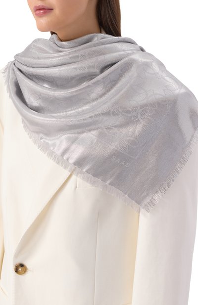 Шаль из шелка и шерсти ELIE SAAB серебряного цвета по цене 69950 руб., арт. SE1414J6113, фото 2 Шаль из шелка и шерсти ELIE SAAB, арт. SE1414J6113, фото 2