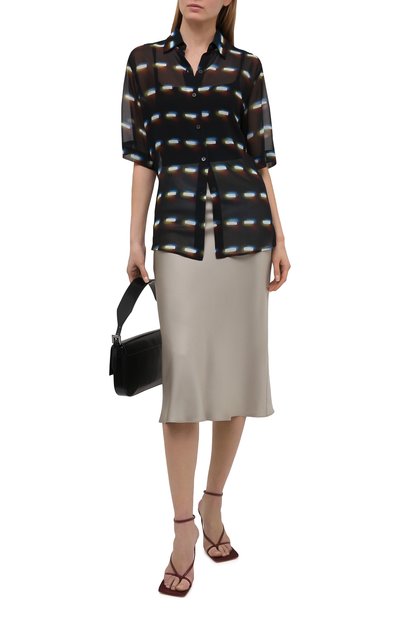 Шелковая блузка DRIES VAN NOTEN черного цвета по цене 67400 руб., арт. 211-30782-2088, фото 2 Шелковая блузка DRIES VAN NOTEN, арт. 211-30782-2088, фото 2