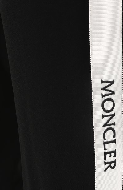 Джоггеры MONCLER черного цвета по цене 39800 руб., арт. F1-093-2A704-00-C0377, фото 5 Джоггеры MONCLER, арт. F1-093-2A704-00-C0377, фото 5