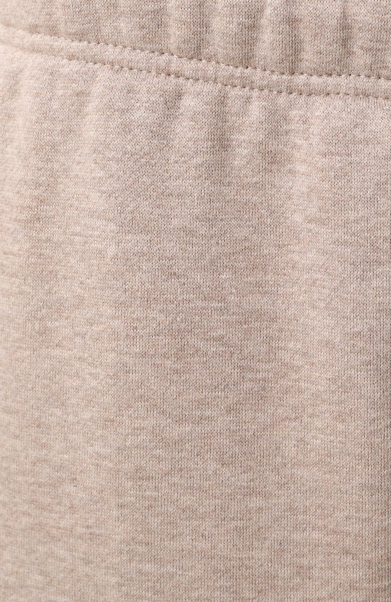 Мужские хлопковые джоггеры FEAR OF GOD бежевого цвета, арт. 130BT232024F-M | Фото 6 (Длина (брюки, джинсы): Стандартные; Материал внешний: Хлопок, Синтетический материал; Силуэт М (брюки): Джоггеры; Стили: Спорт-шик, Кэжуэл; Автом�атизация ТО: Проставлено; Автоматизация состава: Проставлено)