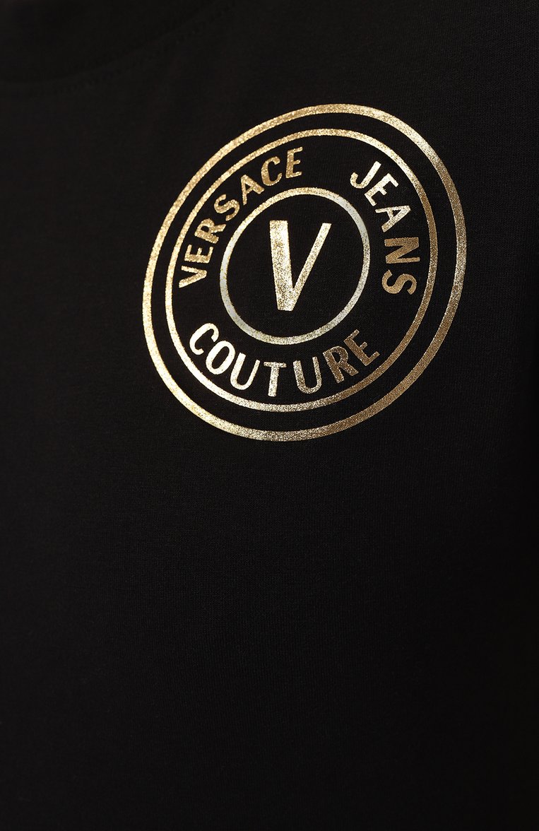 Женская хлопковая футболка VERSACE JEANS COUTURE черного цвета, арт. 75HAHT06/CJ03T | Фото 5 (Материал внешний: Хлопок; Драгоценные камни: Проставлено; Стили: Кэжуэл; Принт: С принтом; Длина (для топов): Стандартные; Материал сплава: Проставлено; Рукава: �Короткие; Женское Кросс-КТ: Футболка-одежда)