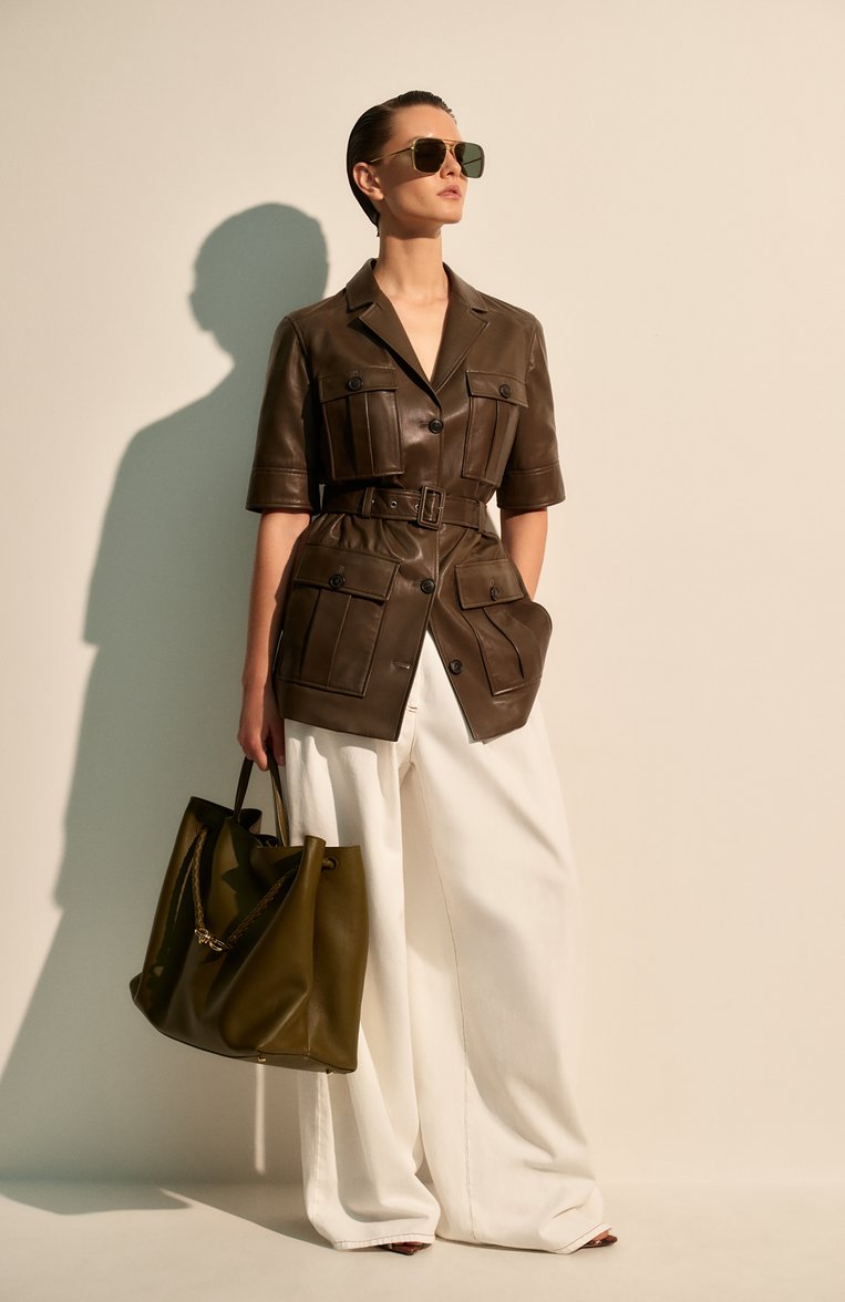 Женская сумка-тоут andiamo large BOTTEGA VENETA хаки цвета, арт. 806010 V4O92 | Фото 8 (Размер: large; Материал: Натуральная кожа; Автоматизация состава: Проставлено; Автоматизация ТО: Проставлено)