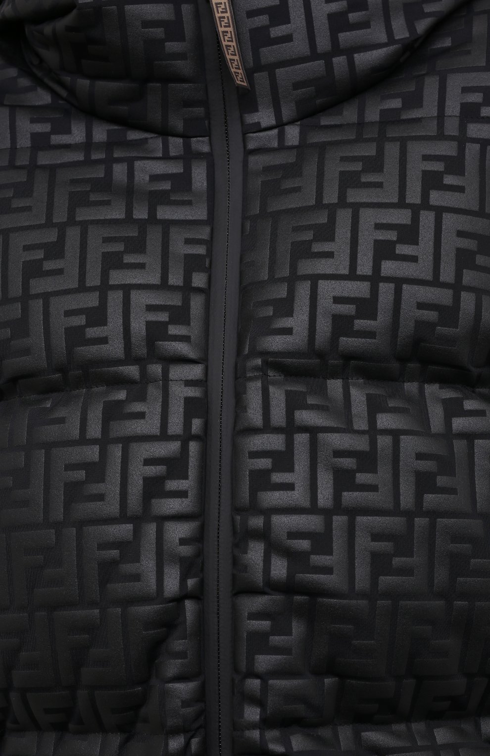 Пуховик FENDI черного цвета по цене 299500 руб., арт. FAN009 AEQX, фото 5 Пуховик FENDI, арт. FAN009 AEQX, фото 5