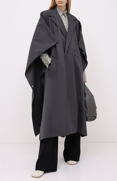 Хлопковый плащ BOTTEGA VENETA серого цвета по цене 190500 руб., арт. 632789/VKUM0, фото 2 Хлопковый плащ BOTTEGA VENETA, арт. 632789/VKUM0, фото 2