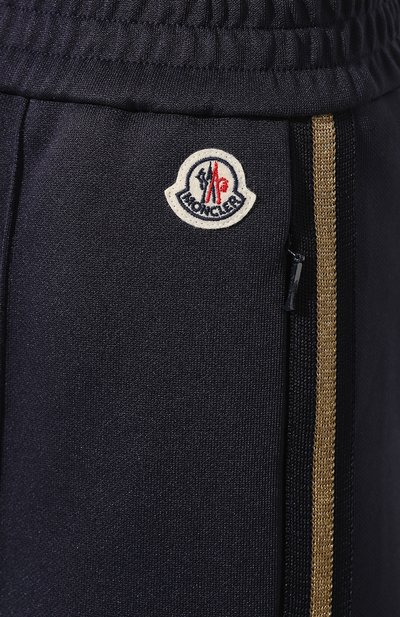 Брюки с лампасами MONCLER темно-синего цвета по цене 47550 руб., арт. E2-093-87523-00-V8041, фото 5 Брюки с лампасами MONCLER, арт. E2-093-87523-00-V8041, фото 5