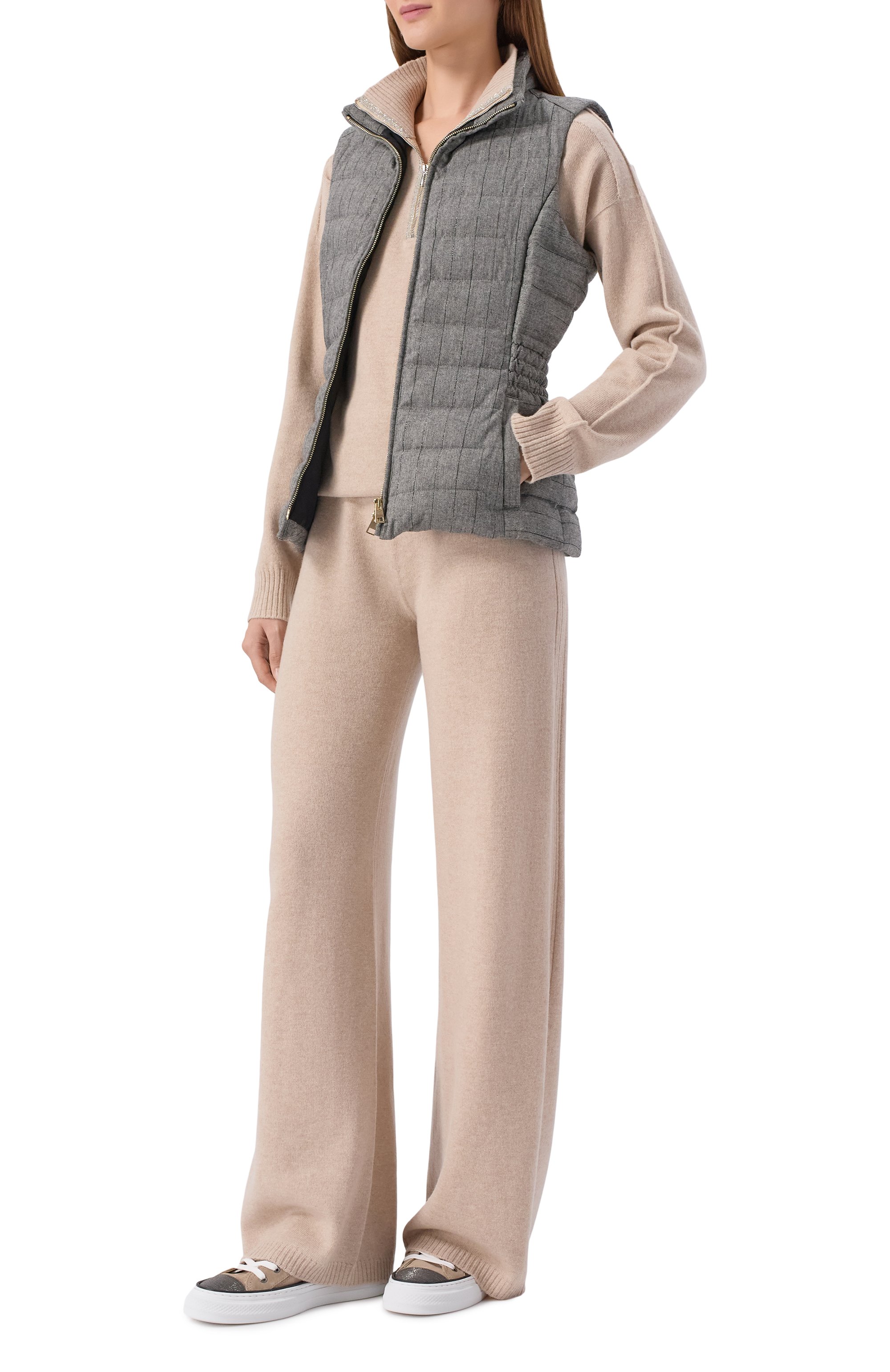 Утепленный жилет LORENA ANTONIAZZI серого цвета по цене 114500 руб., арт. PI30A/5073, фото 2 Утепленный жилет LORENA ANTONIAZZI, арт. PI30A/5073, фото 2