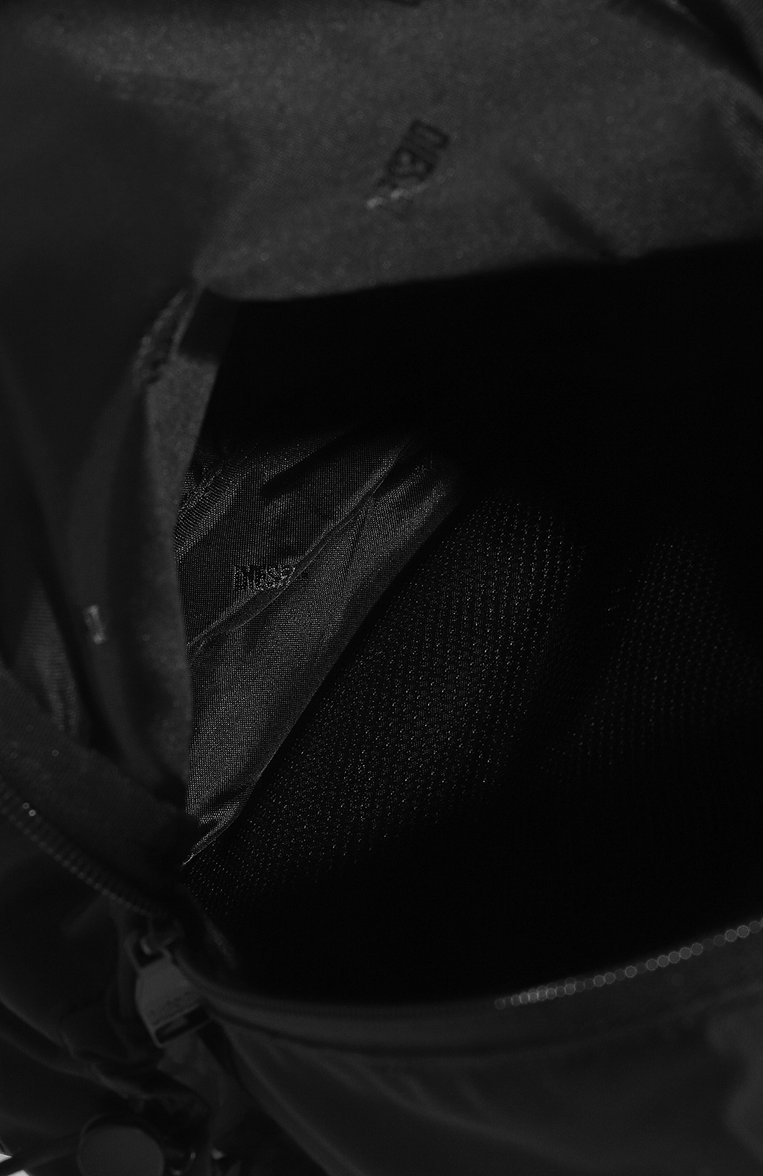Мужской текстильный рюкзак drape sling bag DIESEL черного цвета, арт. X09839/P3306 | Фото 5 (Материал сплава: Проставлено; Ремень/цепочка: На ремешке; Материал: Текстиль; Драгоценные камни: Проставлено; Стили: Кэжуэл; Размер: large)