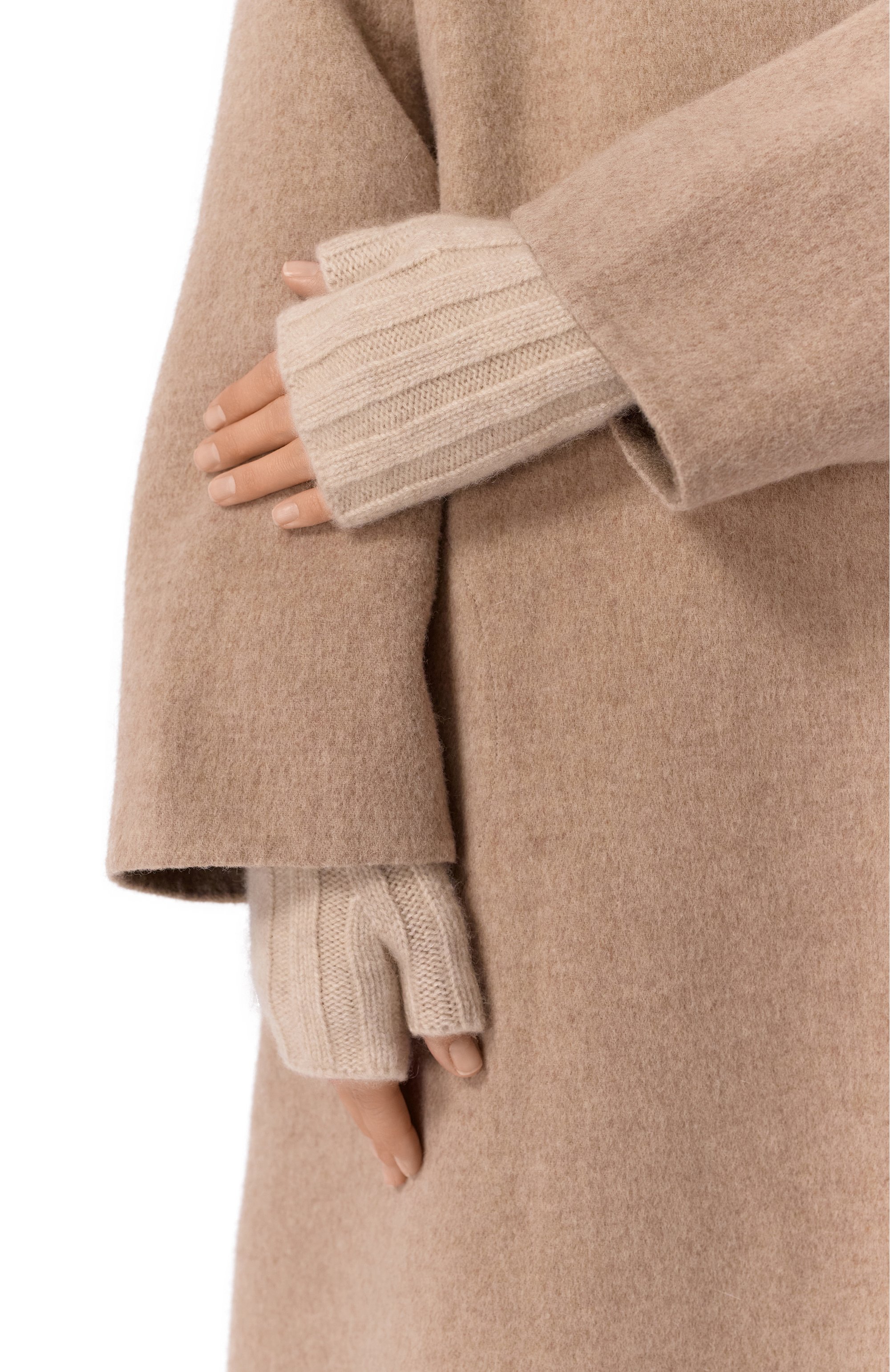 Кашемировые митенки HERNO бежевого цвета по цене 29050 руб., арт. MANIC006D/71040, фото 2 Кашемировые митенки HERNO, арт. MANIC006D/71040, фото 2