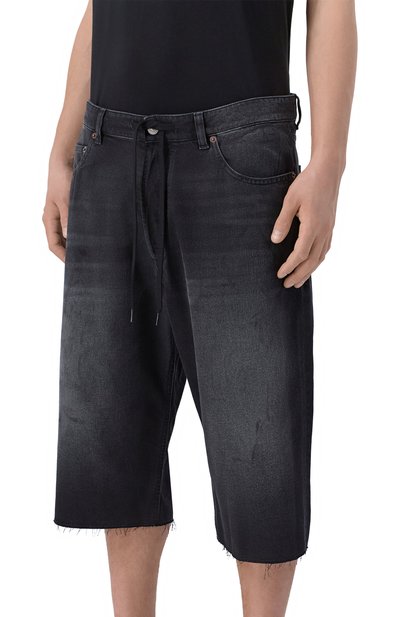 Джинсовые шорты MM6 темно-серого цвета по цене 64500 руб., арт. SH0MU0014/M30064, фото 3 Джинсовые шорты MM6, арт. SH0MU0014/M30064, фото 3