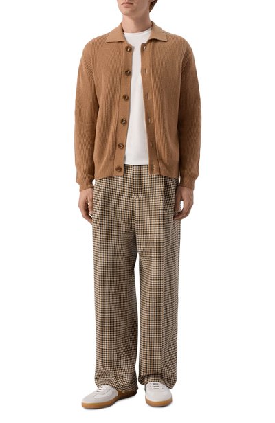 Шерстяные брюки EMPORIO ARMANI бежевого цвета по цене 92600 руб., арт. EM007122/TE23217, фото 2 Шерстяные брюки EMPORIO ARMANI, арт. EM007122/TE23217, фото 2
