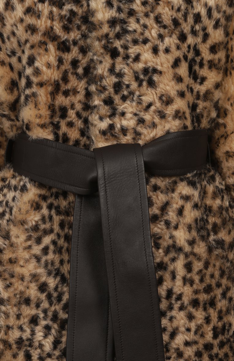 Женская дубленка из овчины BOTTEGA VENETA леопардового цвета, арт. 793733-V4DW0 | Фото 6 (Рукава: Длинные; Материал внешний: Натуральный мех; Длина (верхняя одежда): До колена; Стили: Гламурный; Женское Кросс-КТ: Мех; Кросс-КТ: Куртка; Автоматизация состава: Проставлено; Автоматизация ТО: Проставлено)