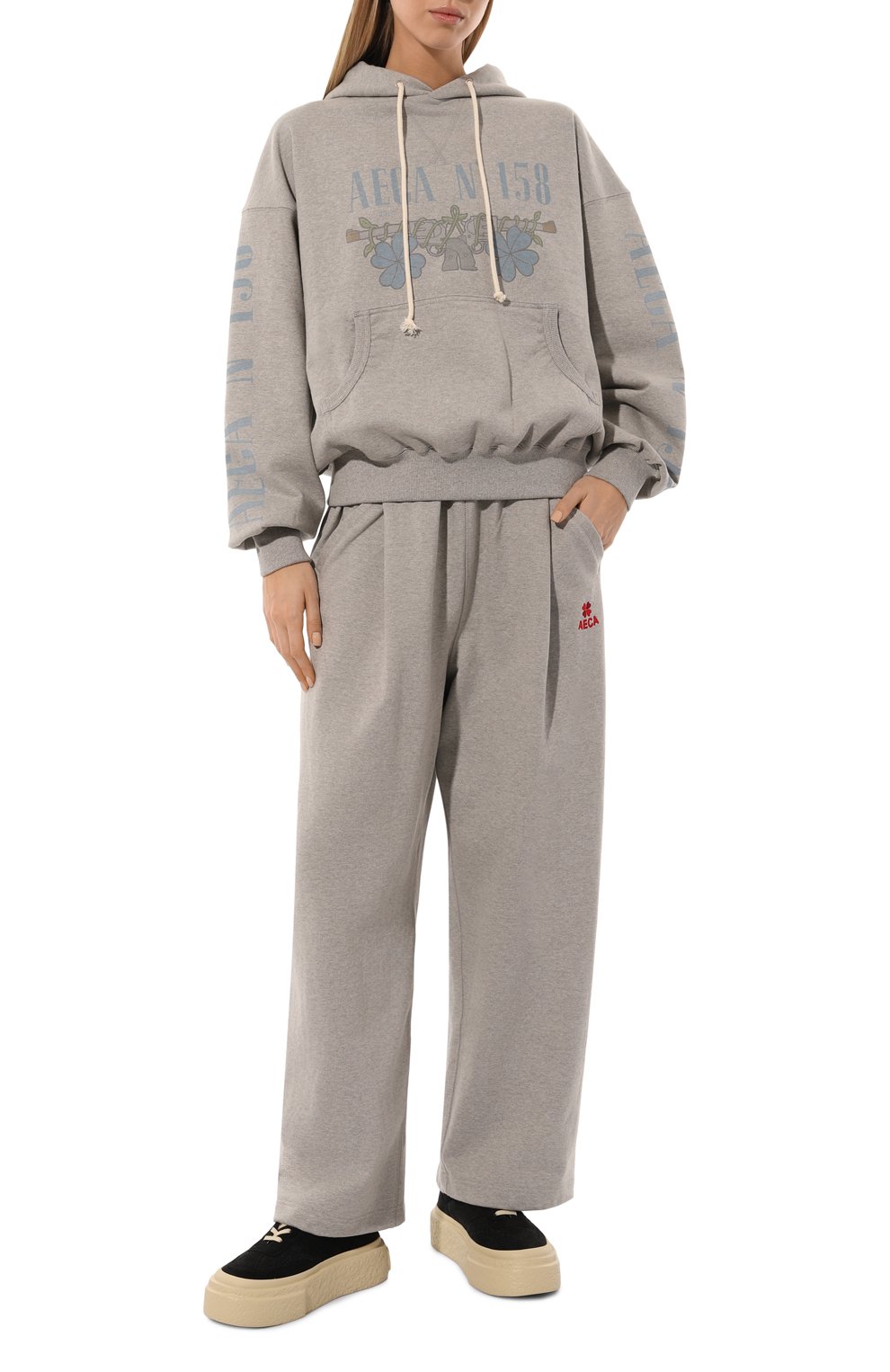 Хлопковые брюки AECA WHITE серого цвета по цене 15820 руб., арт. FWCMFWBDBSLSO005C0, фото 2 Хлопковые брюки AECA WHITE, арт. FWCMFWBDBSLSO005C0, фото 2