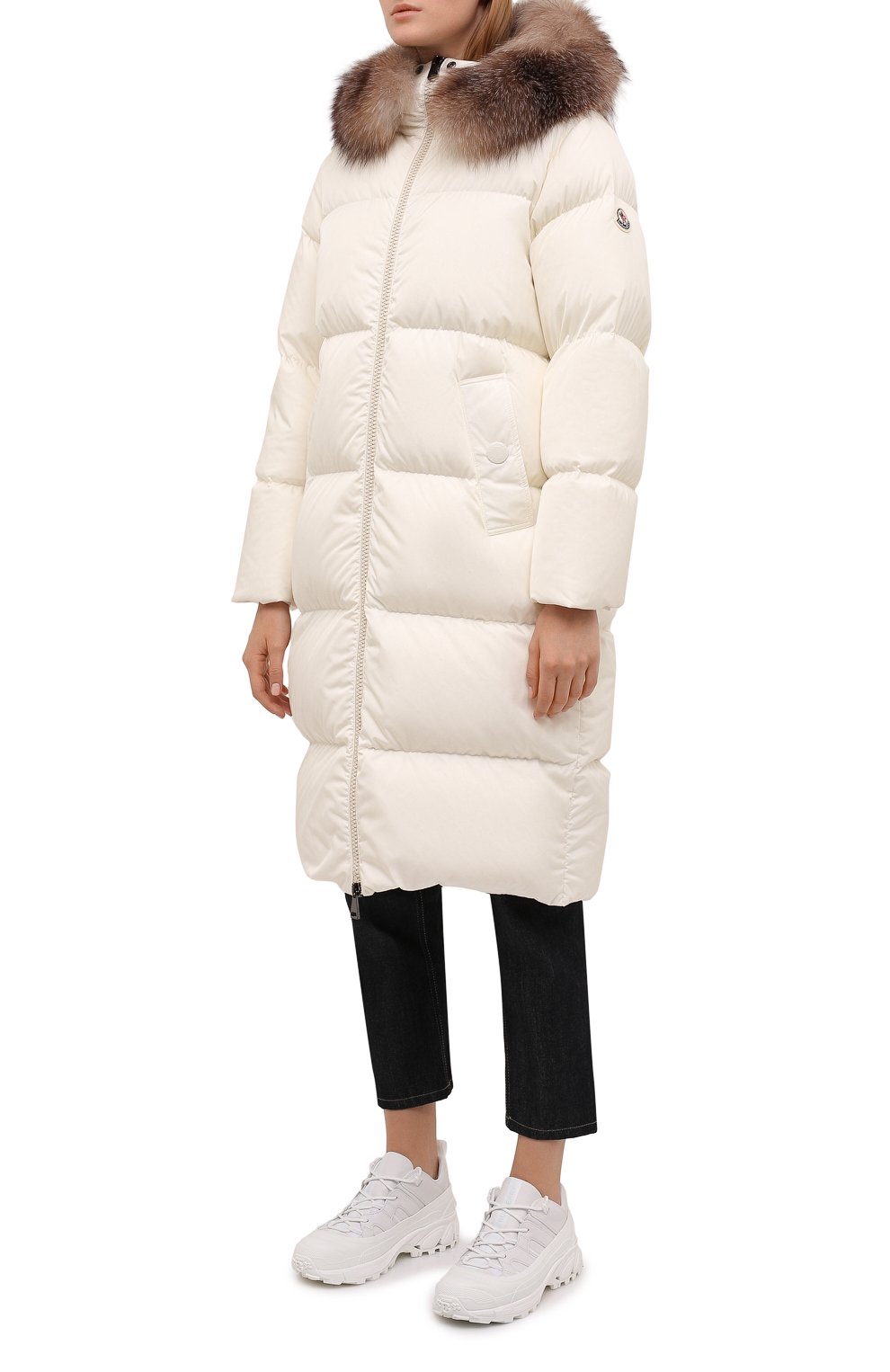 Пуховик cadinot MONCLER белого цвета по цене 221000 руб., арт. G2-093-1C000-36-54155, фото 3 Пуховик cadinot MONCLER, арт. G2-093-1C000-36-54155, фото 3