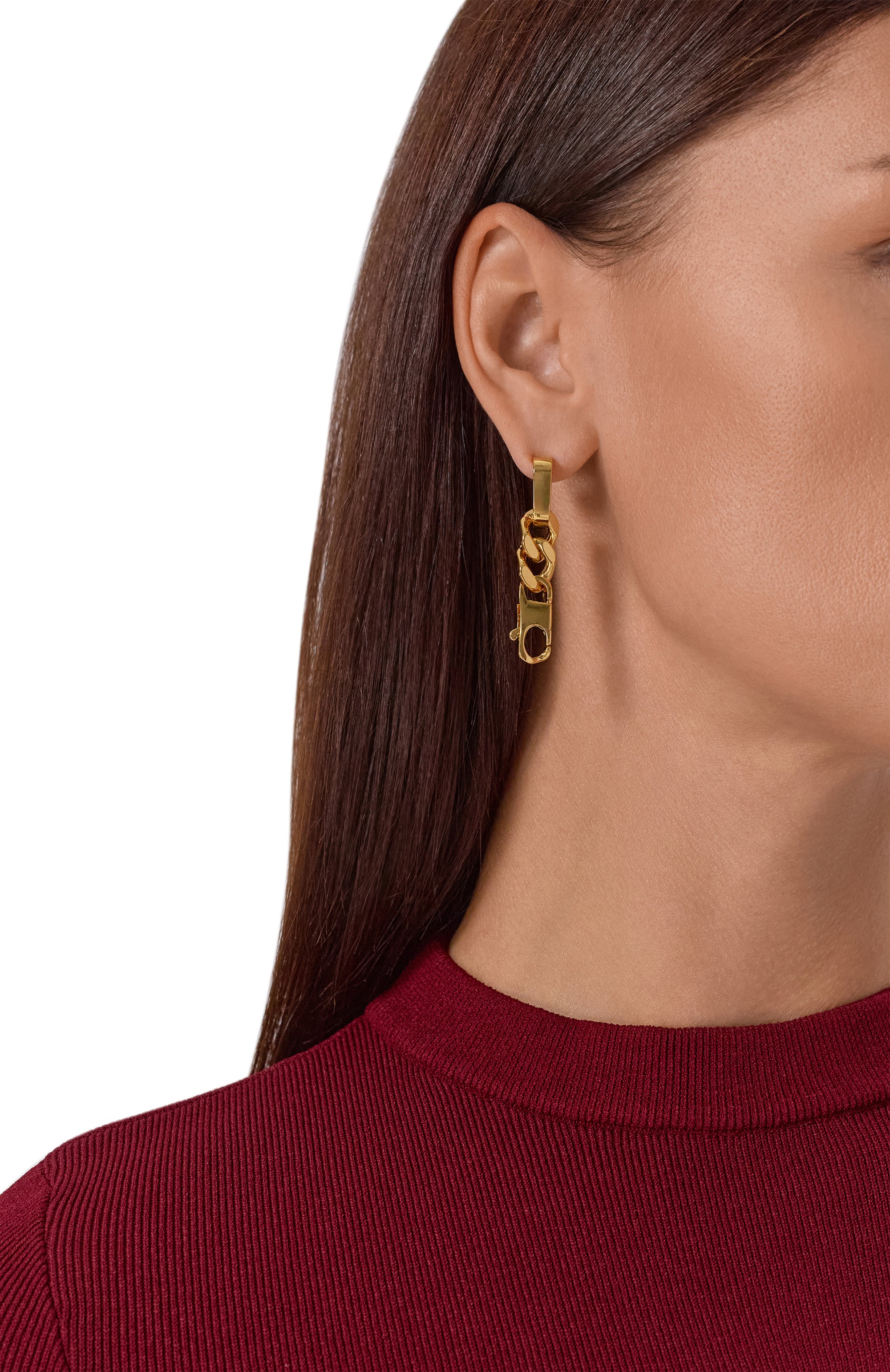 Серьги MM6 золотого цвета по цене 43950 руб., арт. SM6VG0099 P8371/G0LD, фото 4 Серьги MM6, арт. SM6VG0099 P8371/G0LD, фото 4