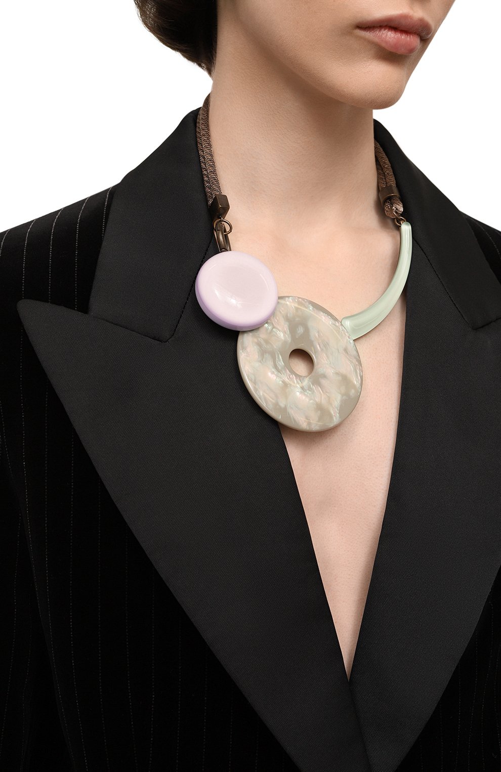 Колье GIORGIO ARMANI разноцветного цвета по цене 47150 руб., арт. 61S062 4R702, фото 2 Колье GIORGIO ARMANI, арт. 61S062 4R702, фото 2