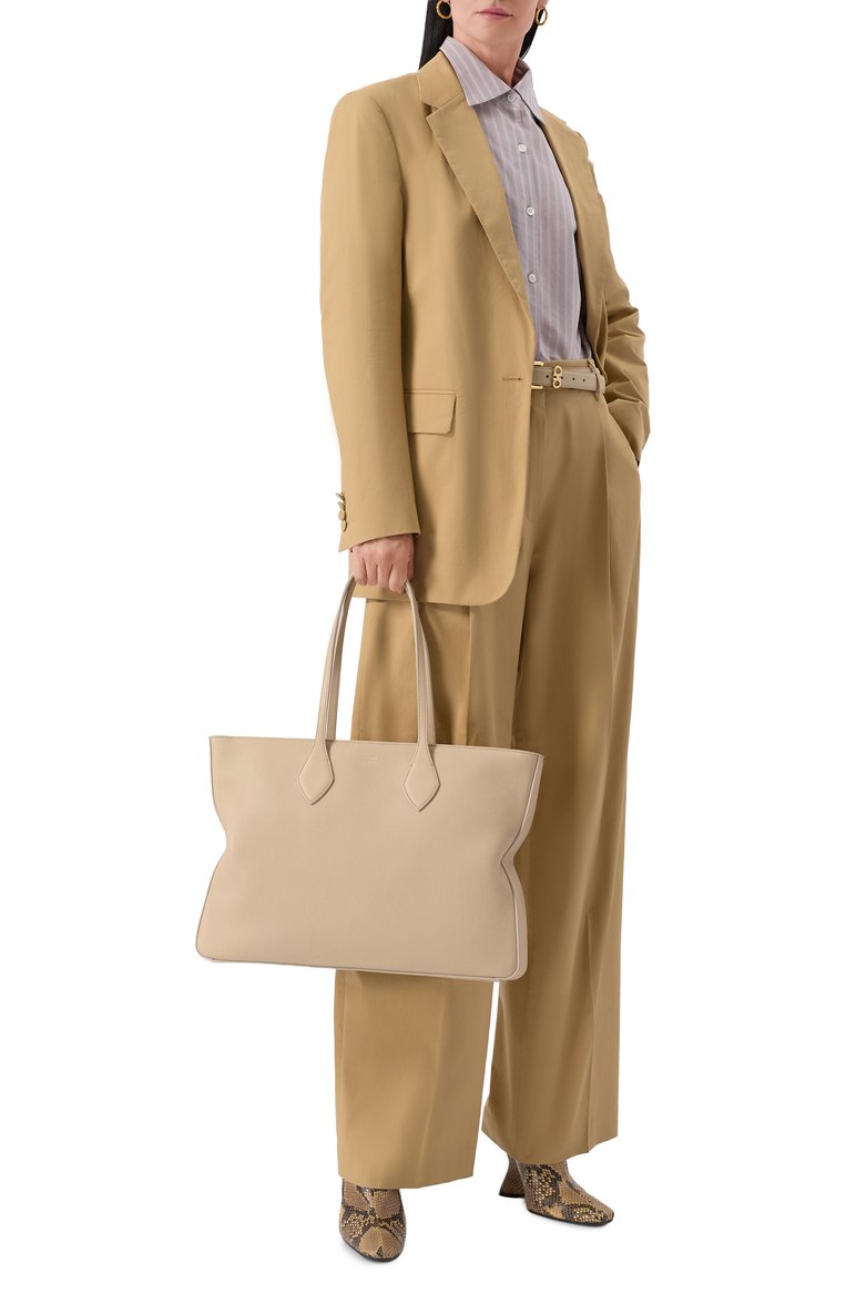 Женская сумка-тоут star medium FERRAGAMO бежевого цвета, арт. 219908/781493 | Фото 8 (Автоматизация состава: Проставлено; Материал: Натуральная кожа; Размер: medium; Автоматизация ТО: Проставлено)