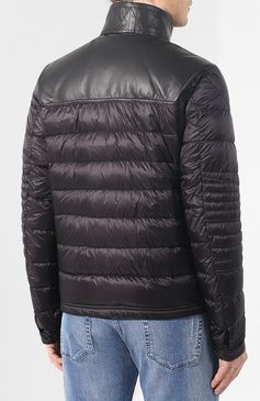 Мужская пуховая куртка vasserot MONCLER черного цвета, арт. E1-091-40394-25-53279 | Фото 4 (Кросс-КТ: Куртка, Пуховик; Рукава: Длинные; Материал внутренний: Не назначено; Материал внешний: Синтетический матер�иал; Материал сплава: Проставлено; Мужское Кросс-КТ: Куртка-пуховая, Верхняя одежда; Материал подклада: Синтетический материал; Драгоценные камни: Проставлено; Длина (верхняя одежда): Короткие; Материал утеплителя: Пух и перо; Статус проверки: Проверена категория)