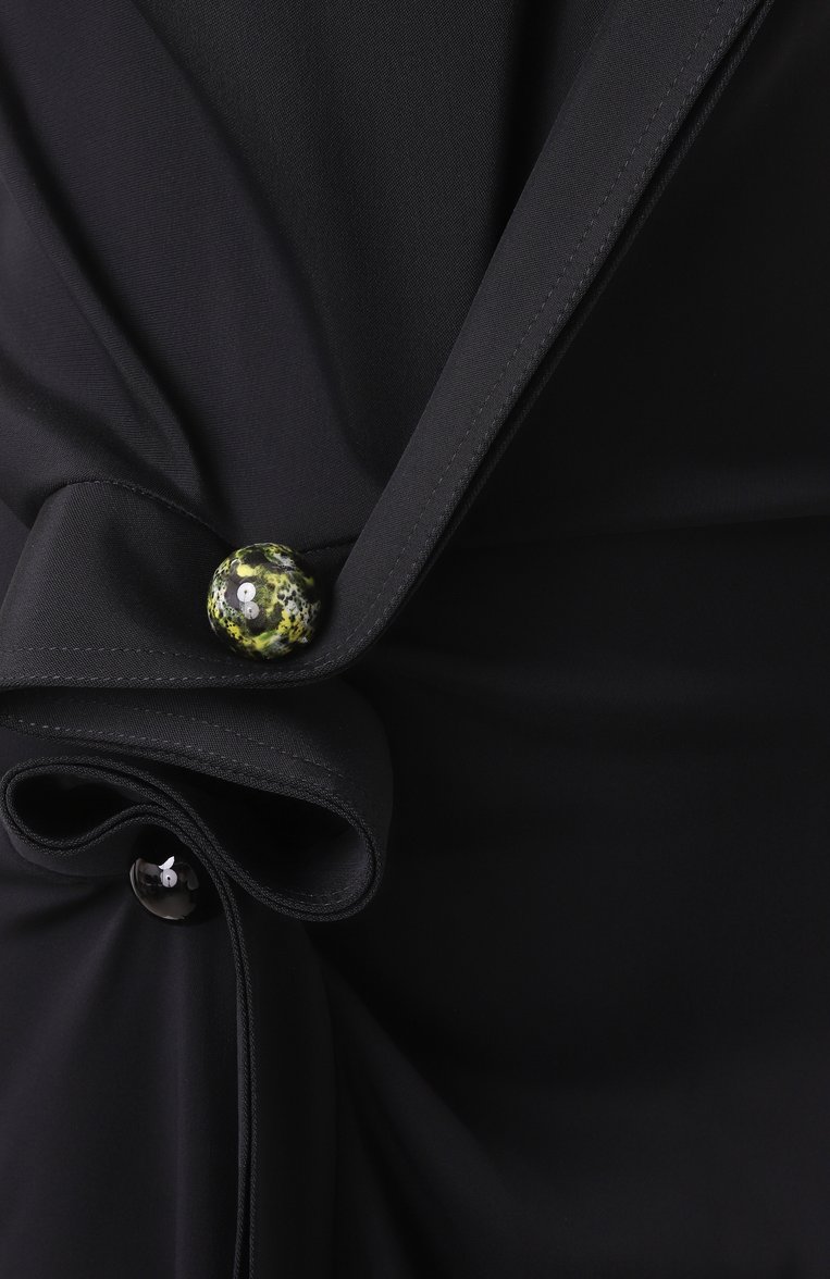Женское платье из вискозы BOTTEGA VENETA черного цвета, арт. 801926 V3Z10 | Фото 6 (Длина Ж (юбки, платья, шорты): Миди; Материал внешний: Вискоза; Рукава: Короткие; Стили: Кэжуэл; Женское Кросс-КТ: Платье-одежда; Случай: Коктейльный)