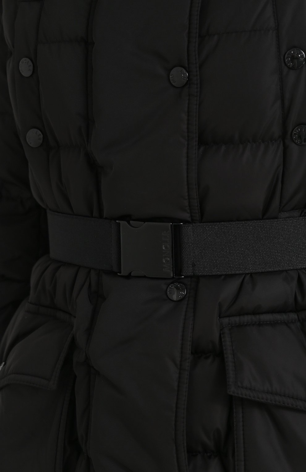 Стеганый пуховик с поясом и капюшоном MONCLER черного цвета по цене 226000 руб., арт. C2-093-49884-25-68065, фото 5 Стеганый пуховик с поясом и капюшоном MONCLER, арт. C2-093-49884-25-68065, фото 5