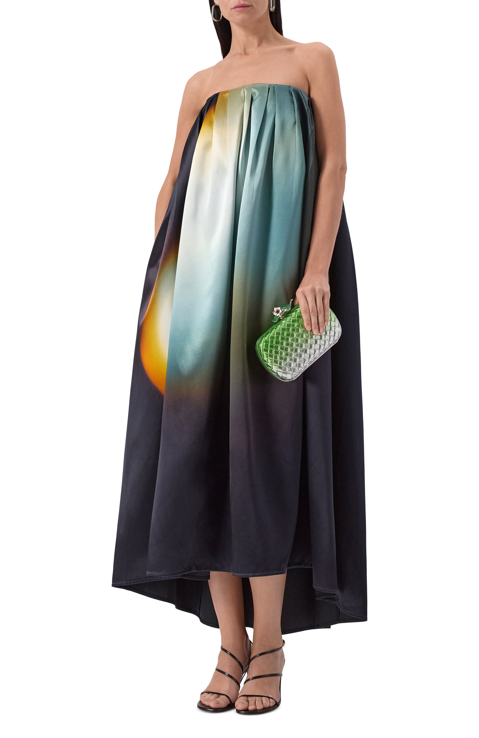 Клатч knot BOTTEGA VENETA зеленого цвета по цене 632000 руб., арт. 826183/V5LB1, фото 7 Клатч knot BOTTEGA VENETA, арт. 826183/V5LB1, фото 7