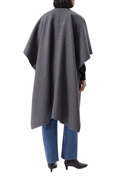 Шерстяной кейп TOTEME серого цвета по цене 183500 руб., арт. 251-WR04321-FB0006, фото 4 Шерстяной кейп TOTEME, арт. 251-WR04321-FB0006, фото 4