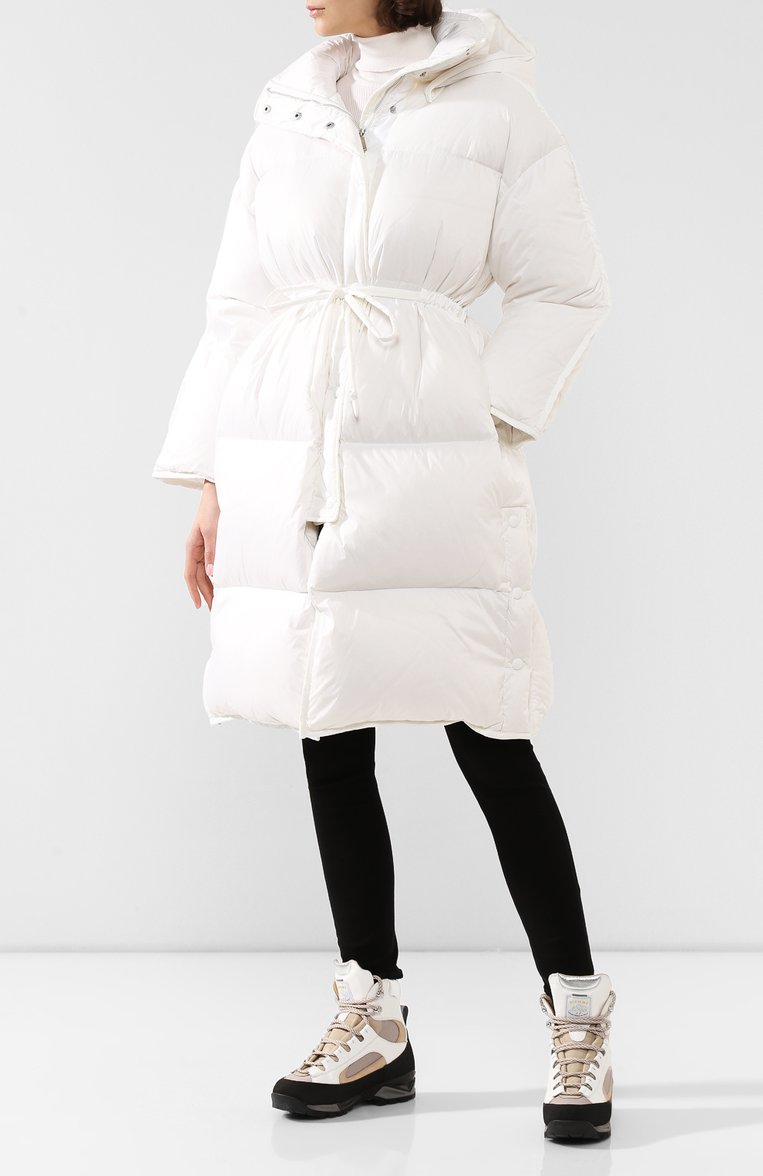 Женский пухов�ик ACNE STUDIOS белого цвета, арт. A90145 | Фото 2 (Материал внешний: Синтетический материал; Рукава: Длинные; Материал подклада: Синтетический материал; Длина (верхняя одежда): До колена, Длинные; Кросс-КТ: Пуховик; Материал утеплителя: Пух и перо; Статус проверки: Проверена категория)