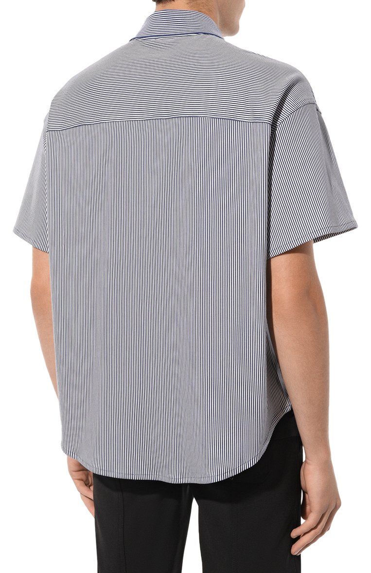 Мужская хлопковая рубашка GIORGIO ARMANI синего цвета, арт. 6RSC50/SJBPZ | Фото 4 (Рукава: Короткие; Материал внешний: Хлопок; Длина (для топов): Стандартные; Принт: Полоска; Случай: Повседневный; Воротник: Акула; Стили: Кэжуэл)