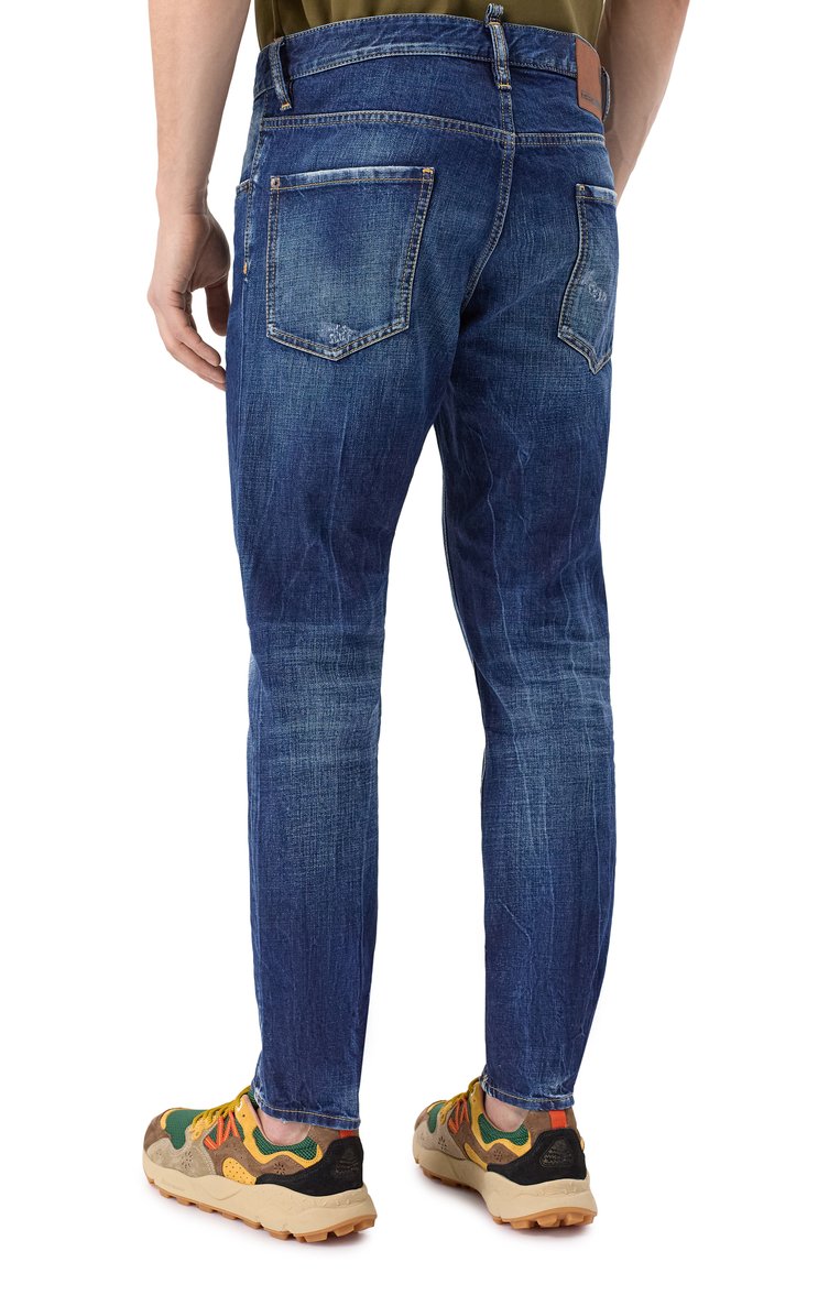 Мужские джинсы cool guy DSQUARED2 синего цвета, арт. S74LB1677/S30309 | Фото 4 (Длина (брюки, джинсы): Стандартные; Детали: Делаве; Материал внешний: Деним, Хлопок; Кросс-КТ: Деним; Стили: Повседневный; Автоматизация ТО: Проставлено; Силуэт М (брюки): Узкие; Автоматизация состава: Проставлено)