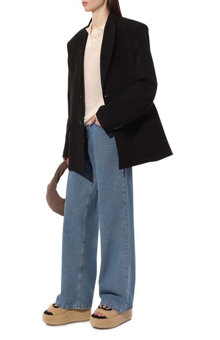 Женские меховые сабо GUCCI бежевого цвета, арт. 673663 D0L00 | Фото 2 (Каблук тип: Танкетка; Подошва: Платформа; Материал внешний: Натуральный мех, Замша, Овчина; Нос: Не проставлено; Региональные ограничения белый список (Axapta Mercury): Не проставлено)