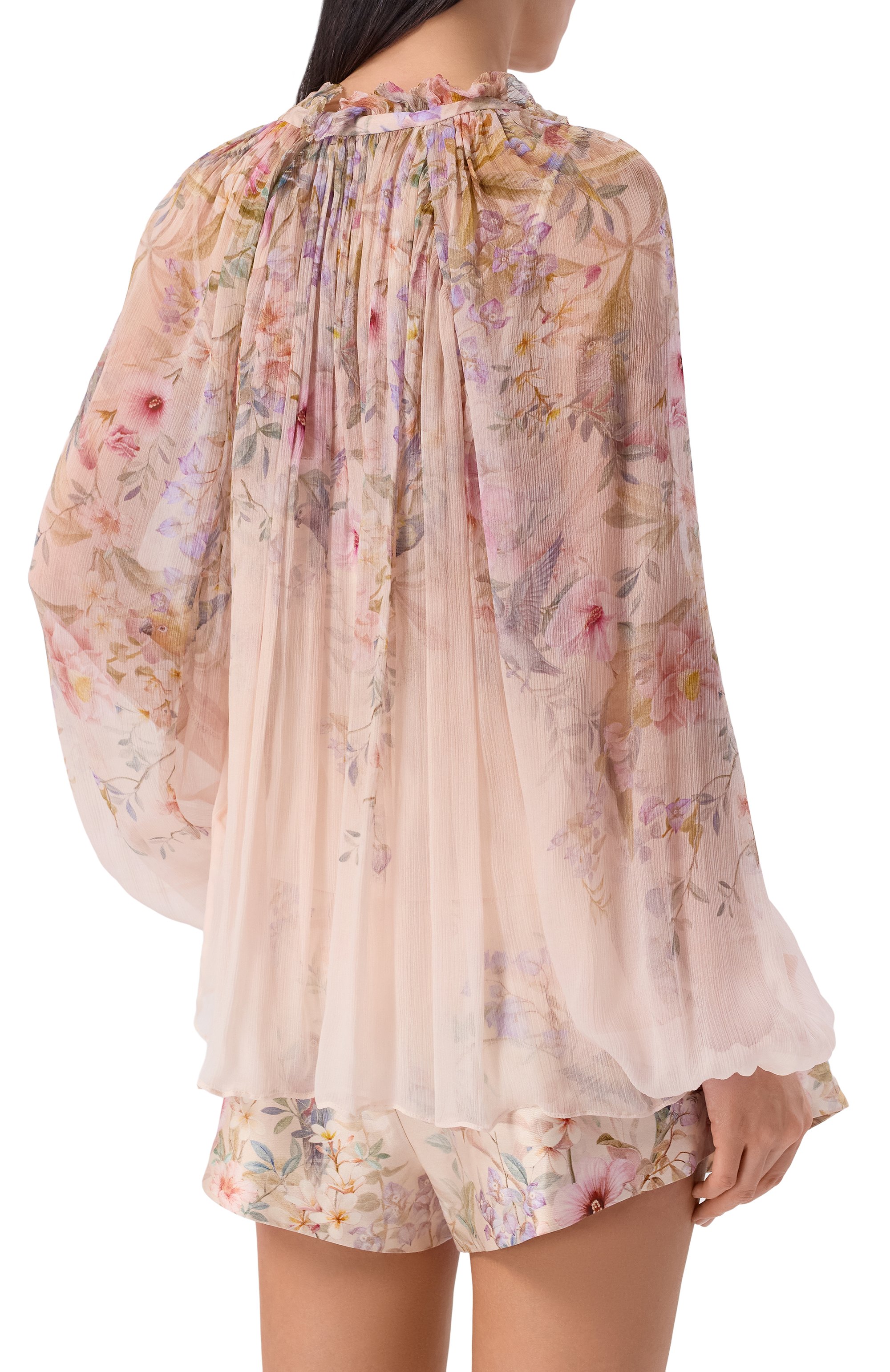 Блузка из вискозы ZIMMERMANN кремового цвета по цене 152500 руб., арт. 0991TC261, фото 4 Блузка из вискозы ZIMMERMANN, арт. 0991TC261, фото 4