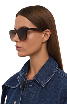 Женские солнцезащитные очки RAY-BAN коричневого цвета, арт. 4420-710/13 | Фото 2 (Нос: Не проставлено; Региональные ограничения белый список (Axapta Mercury): Не проставлено; Тип очков: С/з; Кросс-КТ: С/з-унисекс; Материал: Пластик; Оптика Гендер: оптика-унисекс; Очки форма: Квадратные)