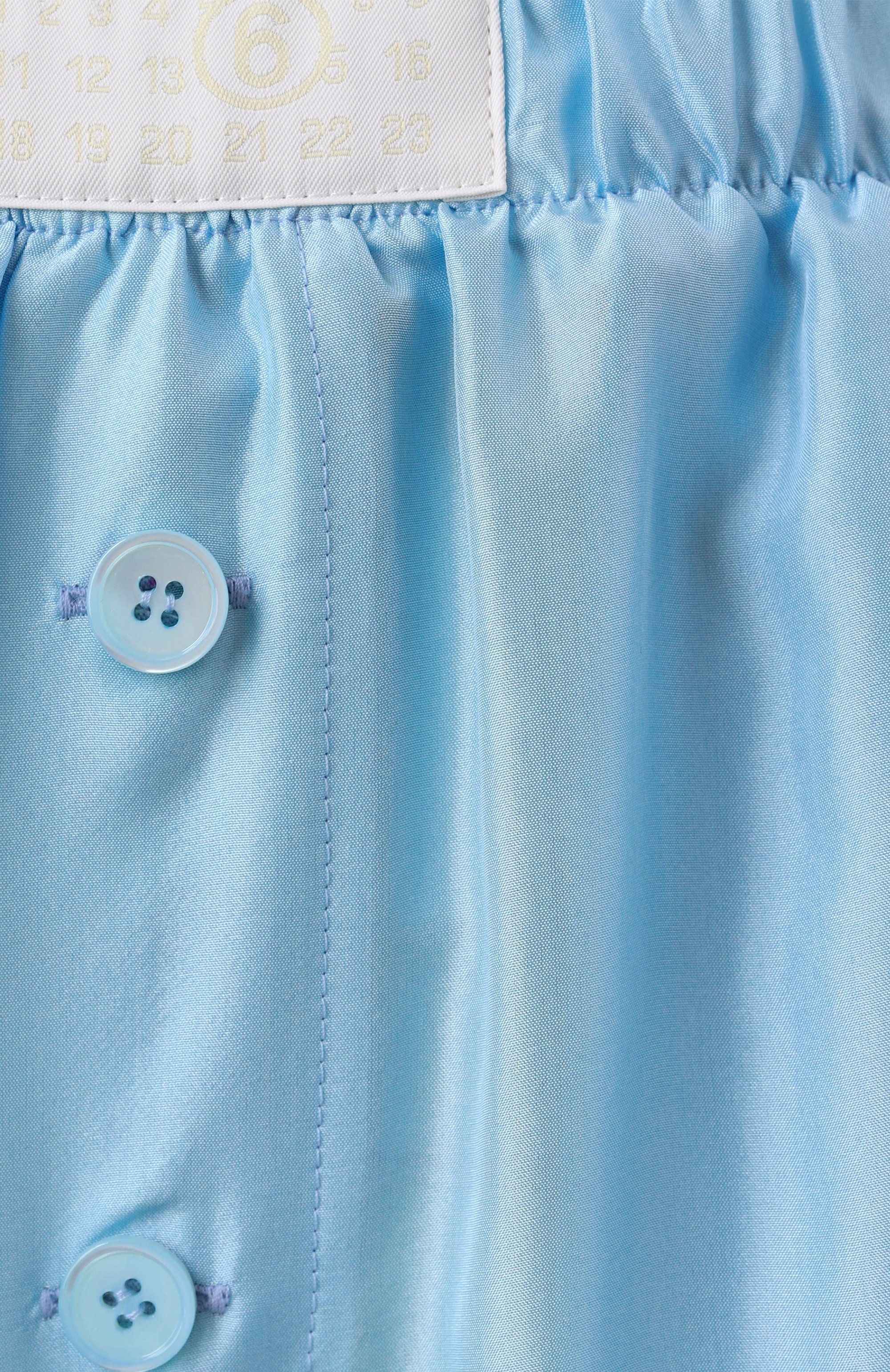 Шелковые брюки MM6 голубого цвета по цене 78950 руб., арт. S52KA0529/M35244, фото 6 Шелковые брюки MM6, арт. S52KA0529/M35244, фото 6