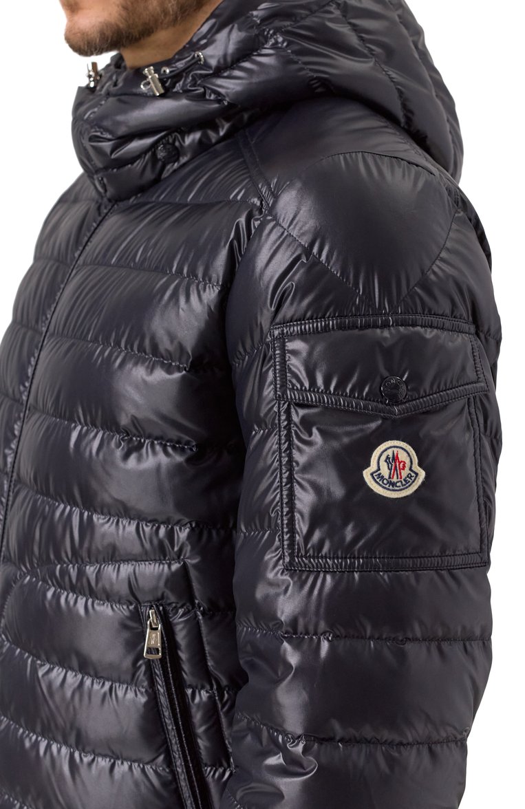 Мужская пуховая куртка lauros MONCLER темно-синего цвета, арт. 1A00020/595ZJ | Фото 5 (Длина (верхняя одежда): Короткие; Материал внешний: Синтетический материал; Материал подклада: Синтетический материал; Рукава: Длинные; Стили: Кэжуэл; Мужское Кросс-КТ: Куртка-пуховая; Материал утеплителя: Пух и перо; Кросс-КТ: Утепленные; Автоматизация ТО: Проставлено; Автоматизация состава: Проставлено)