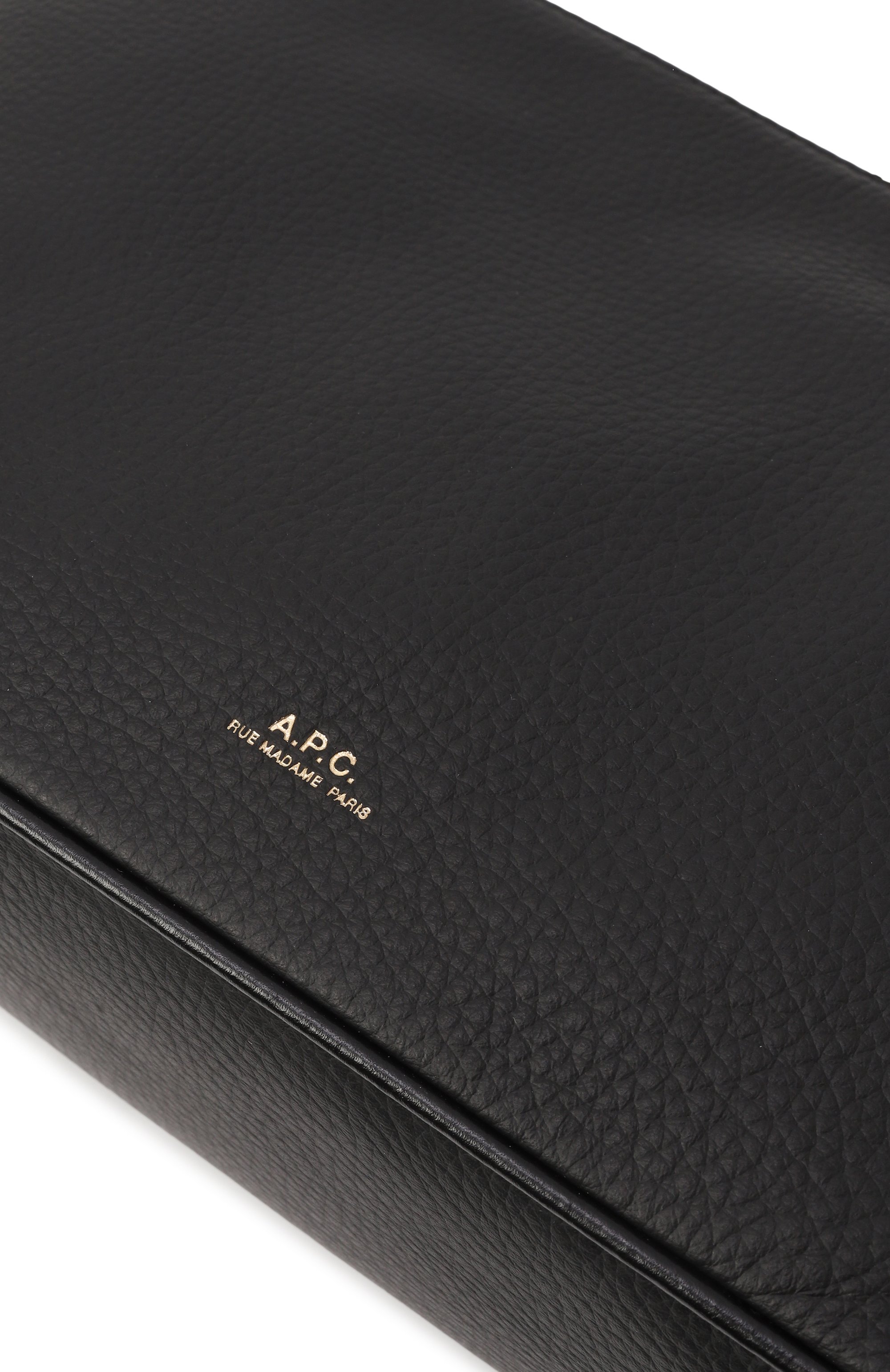 Сумка vera A.P.C. черного цвета по цене 54100 руб., арт. PXCBL-F61974, фото 3 Сумка vera A.P.C., арт. PXCBL-F61974, фото 3
