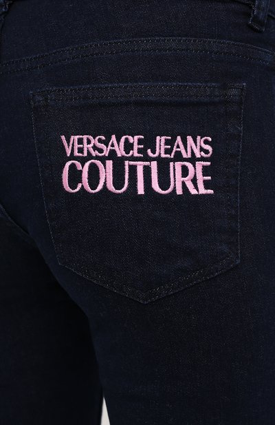 Джинсы VERSACE JEANS COUTURE синего цвета по цене 21950 руб., арт. A1HZA0K4-ZDP500 C SKINNY RIC.4/60558, фото 5 Джинсы VERSACE JEANS COUTURE, арт. A1HZA0K4-ZDP500 C SKINNY RIC.4/60558, фото 5