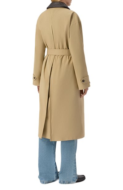 Хлопковый тренч BOTTEGA VENETA бежевого цвета по цене 585500 руб., арт. 874798/V6K00, фото 4 Хлопковый тренч BOTTEGA VENETA, арт. 874798/V6K00, фото 4