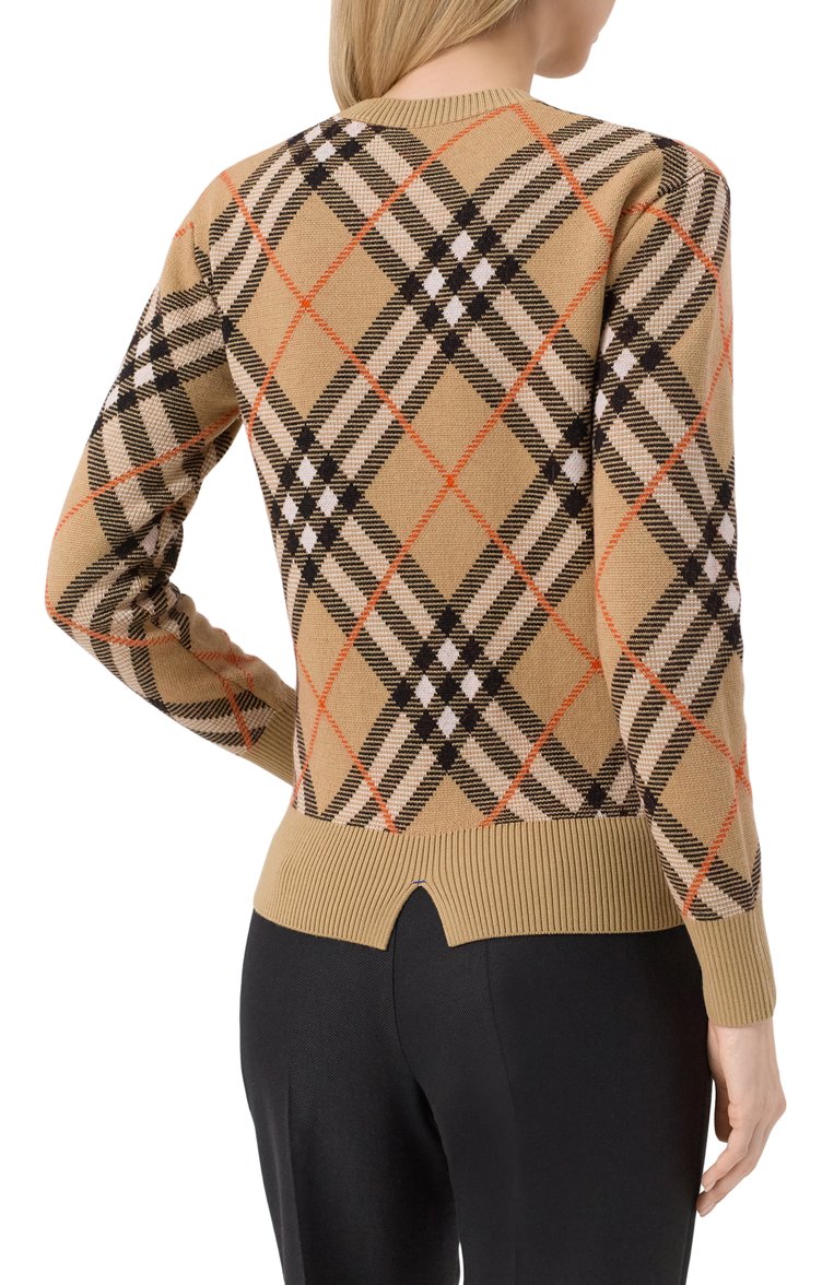 Женский шерстяной пуловер BURBERRY бежевого цвета, арт. 8093486 | Фото 4 (Рукава: Длинные; Материал внешний: Шерсть; Длина (для топов): Стандартные; Материал сплава: Проставлено; Драгоценные камни: Проставлено; Стили: Кэжуэл; Женское Кросс-КТ: Пуловер-одежда)