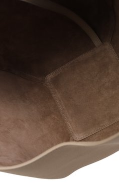 Женская сумка-тоут GIORGIO ARMANI бежевого цвета, арт. GW000821/AF14187 | Фото 5 (Размер: medium; Материал: Натуральная кожа; Автоматизация ТО: Проставлено; Автоматизация состава: Проставлено)