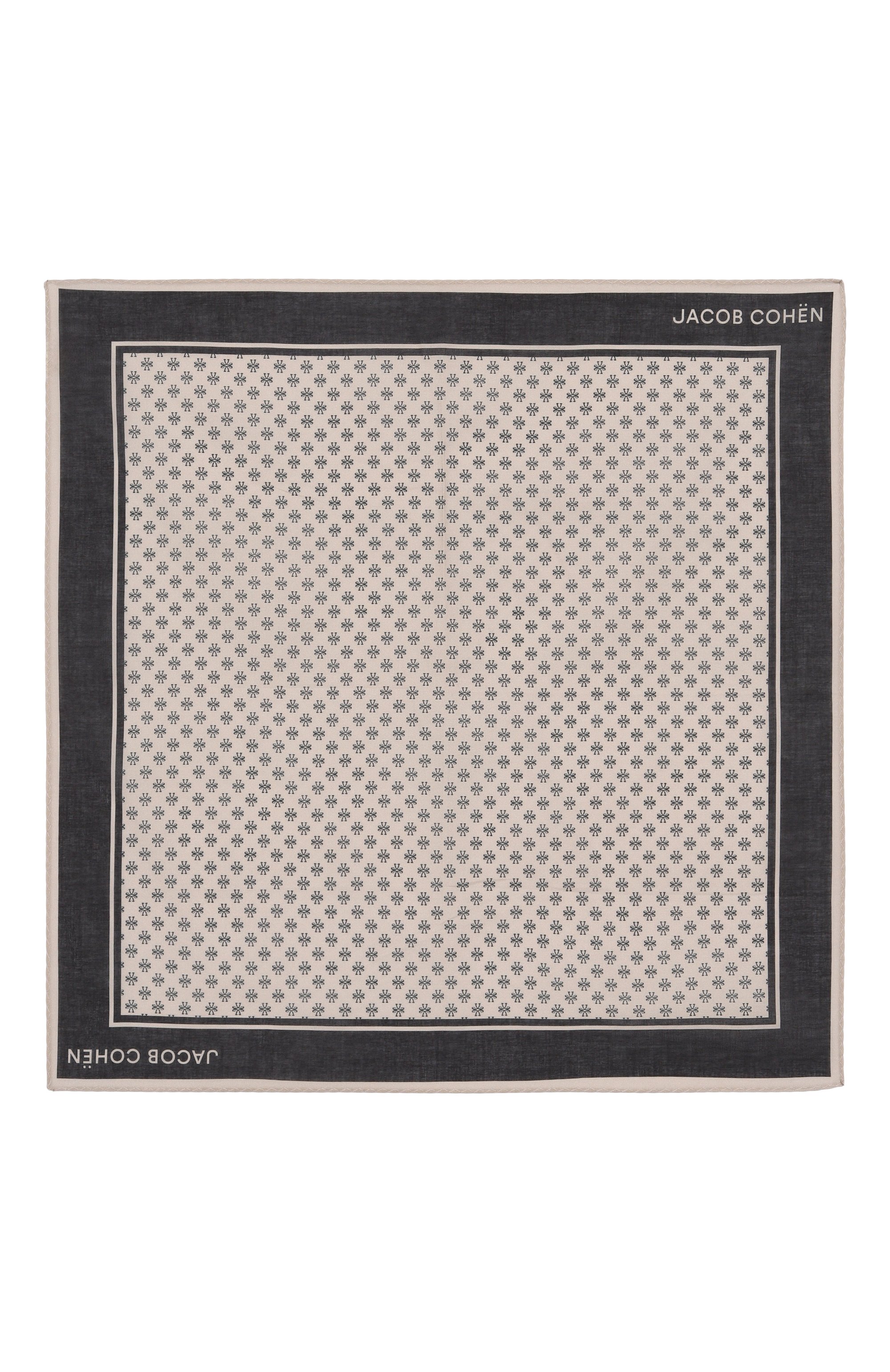 Джинсы nick JACOB COHEN темно-серого цвета по цене 58450 руб., арт. JUM_QE006 073 S4286 V2, фото 8 Джинсы nick JACOB COHEN, арт. JUM_QE006 073 S4286 V2, фото 8