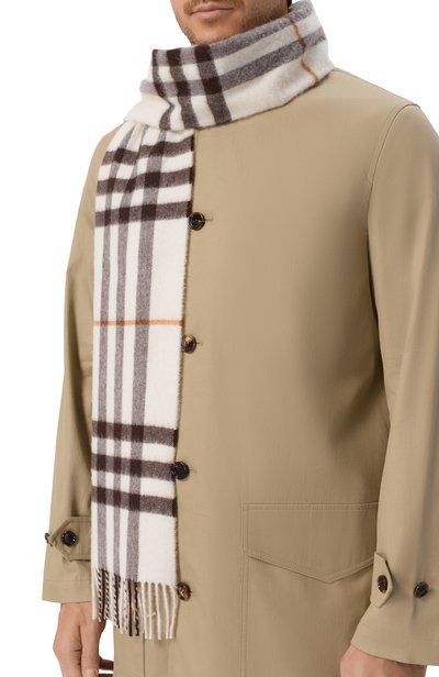Кашемировый шарф BURBERRY кремового цвета по цене 76250 руб., арт. 8112634, фото 2 Кашемировый шарф BURBERRY, арт. 8112634, фото 2