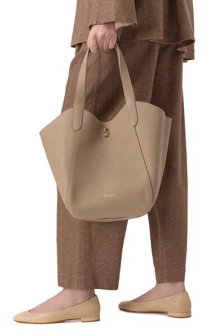 Женская сумка-тоут GIORGIO ARMANI бежевого цвета, арт. GW000821/AF14187 | Фото 2 (Размер: medium; Материал: Натуральная кожа; Драгоценные камни: Проставлено; Материал сплава: Проставлено)