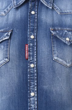 Женская джинсовая рубашка DSQUARED2 сине�го цвета, арт. S75DL0894/S30341 | Фото 6 (Рукава: Длинные; Материал сплава: Проставлено; Длина (для топов): Стандартные; Драгоценные камни: Проставлено; Принт: Без принта; Стили: Кэжуэл; Женское Кросс-КТ: Рубашка-одежда; Кросс-КТ: Деним; Материал внешний: Деним, Хлопок)