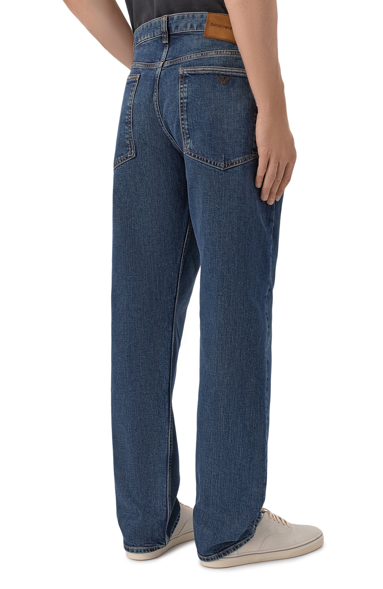 Джинсы EMPORIO ARMANI синего цвета по цене 34150 руб., арт. EM006484/AF27566, фото 4 Джинсы EMPORIO ARMANI, арт. EM006484/AF27566, фото 4