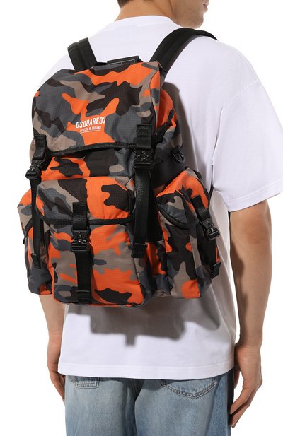 Текстильный рюкзак ceresio 9 DSQUARED2 оранжевого цвета по цене 58550 руб., арт. BPM0078/16805525, фото 2 Текстильный рюкзак ceresio 9 DSQUARED2, арт. BPM0078/16805525, фото 2